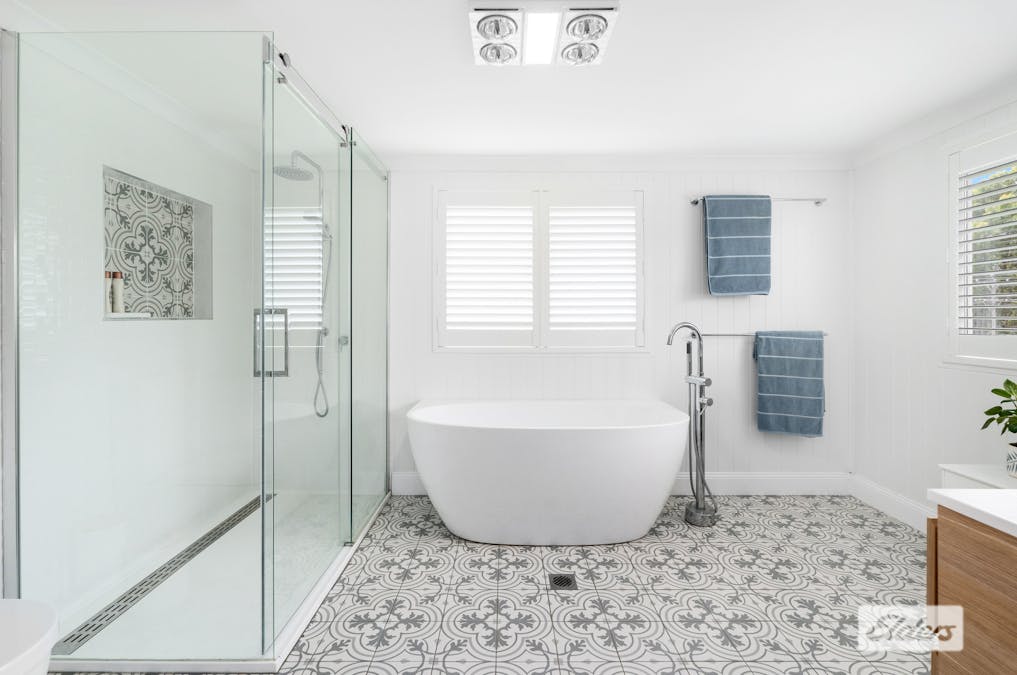 180 Esplanade , Point Vernon, QLD, 4655 - Image 13