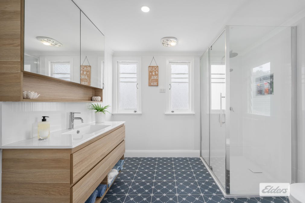 180 Esplanade , Point Vernon, QLD, 4655 - Image 16