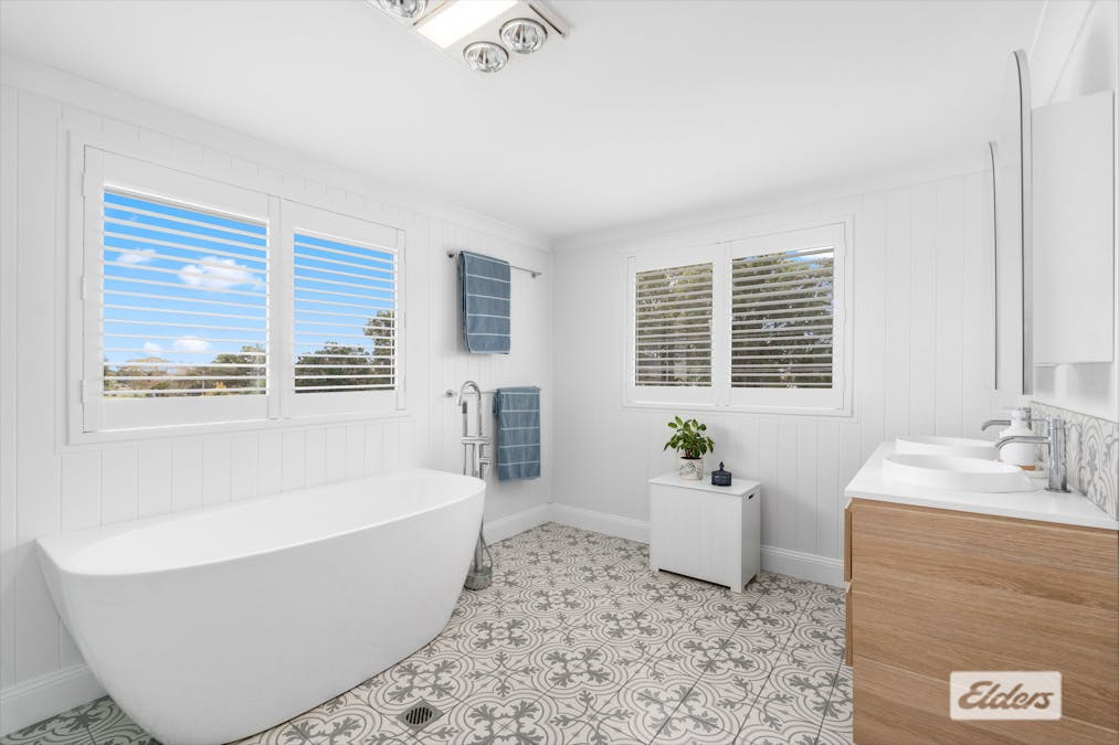 180 Esplanade , Point Vernon, QLD, 4655 - Image 14