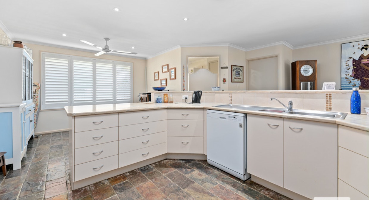 76  Outlook Drive, Glass House Mountains, QLD, 4518 - Image 8