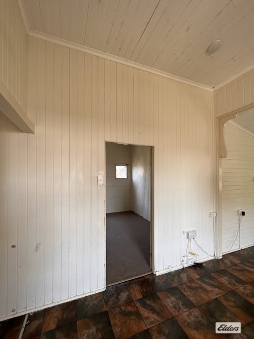 9 Mangerton Street, Toogoolawah, QLD, 4313 - Image 12
