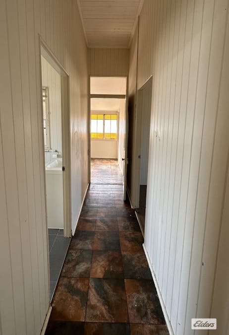 9 Mangerton Street, Toogoolawah, QLD, 4313 - Image 7