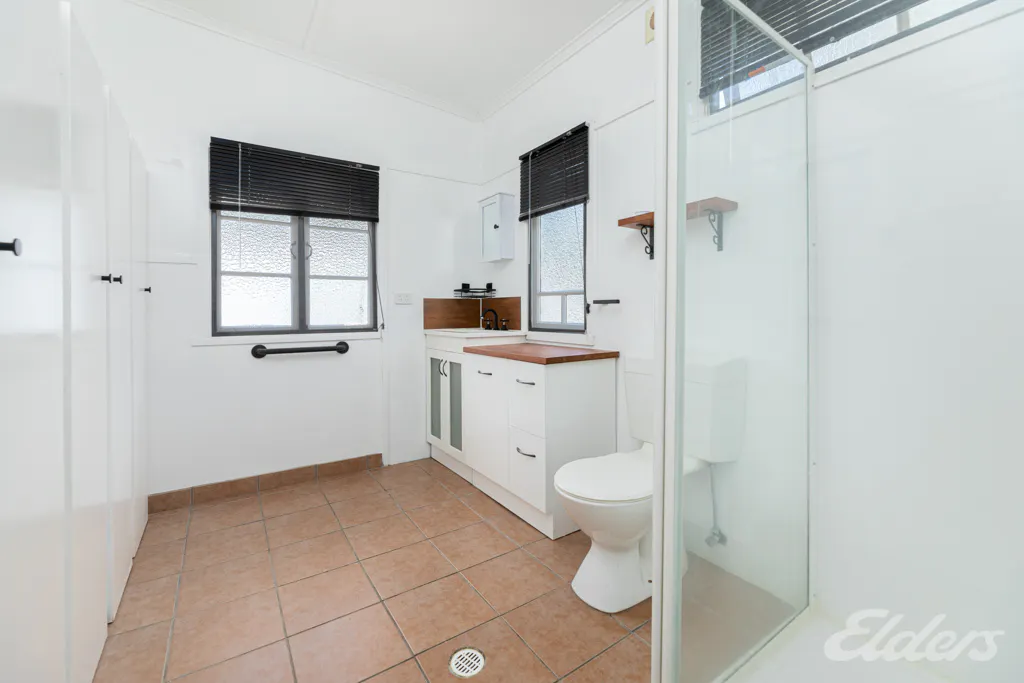 25 Leslie Street — photo 4 of 18