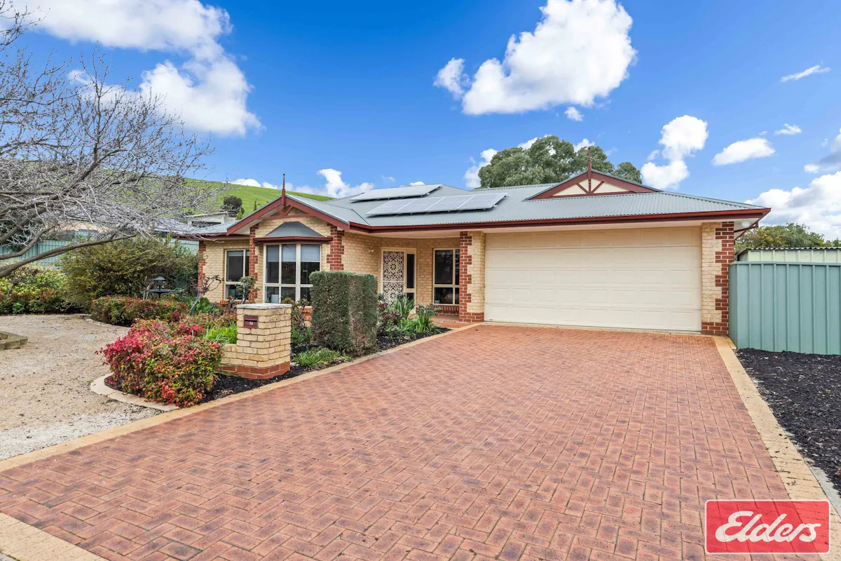 14 Bagot Court — photo 2 of 30