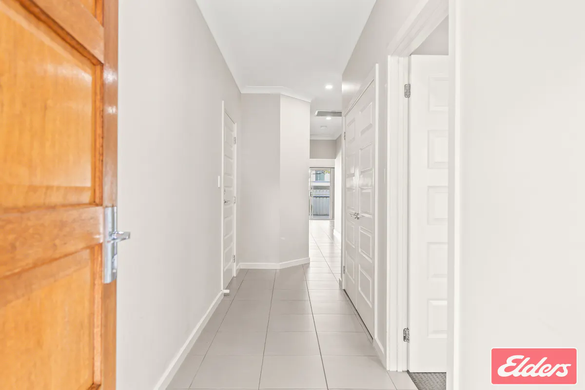 7D Queen Street — photo 3 of 26