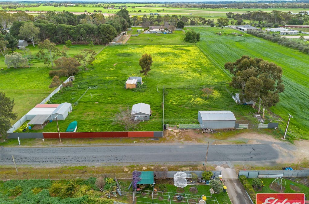 17 Dixon Road, Buchfelde, SA, 5118 - Image 2
