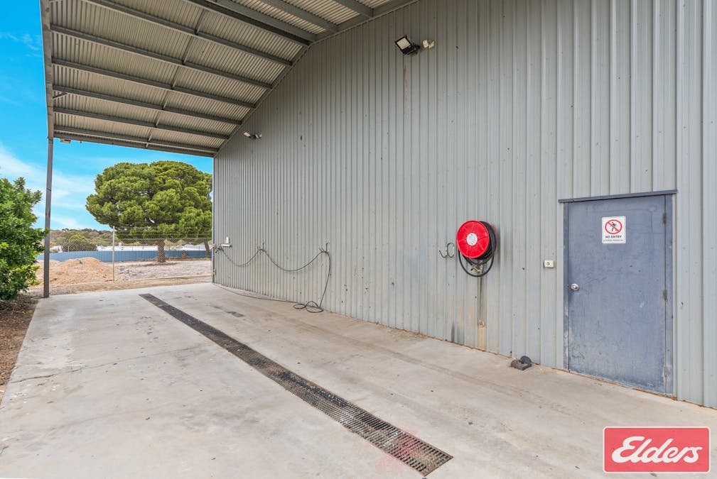 9 Theen Avenue, Willaston, SA, 5118 - Image 32