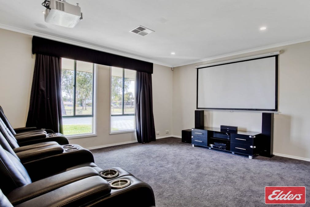2 Rossiter Drive, Evanston Park, SA, 5116 - Image 2