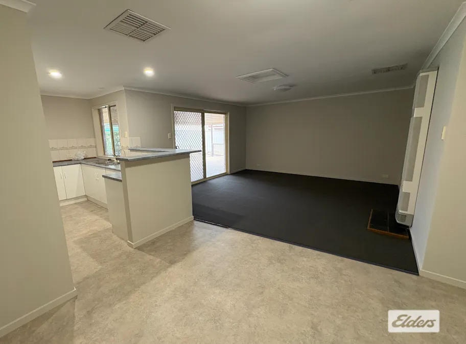 17 Maxwell Court, Evanston Park, SA, 5116 - Image 2