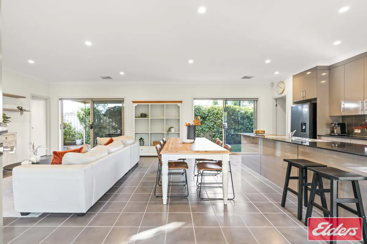 7/10 Settlers Hill Drive — photo 3 of 30