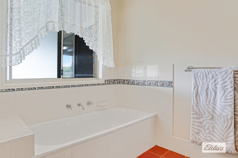 10 Carina Close , Taree, NSW, 2430 - Image 24