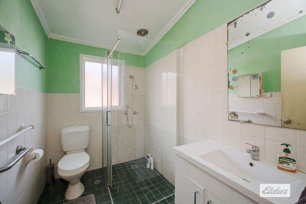 18 Ronald Road, Taree, NSW, 2430 - Image 3