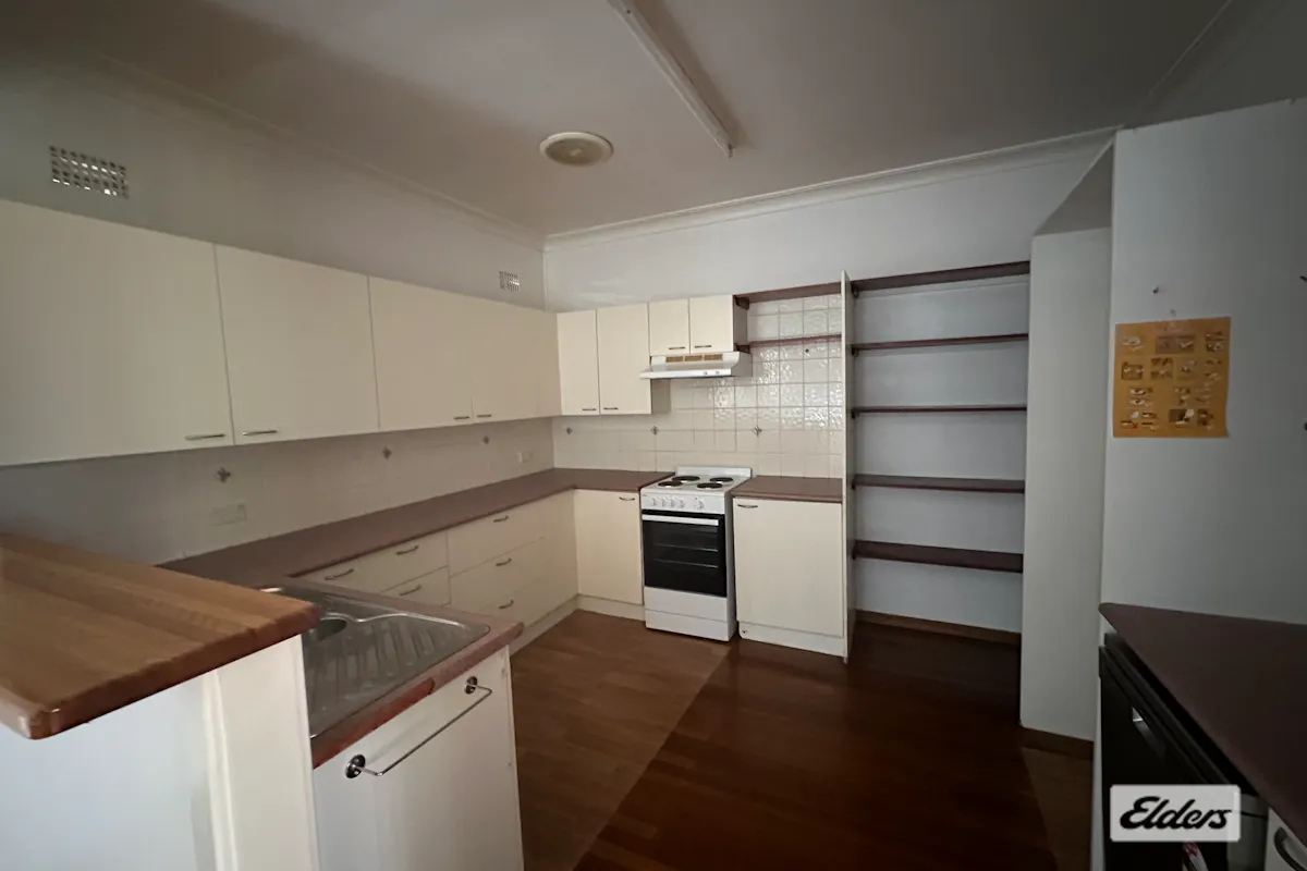 40 Spence Street — photo 3 of 16