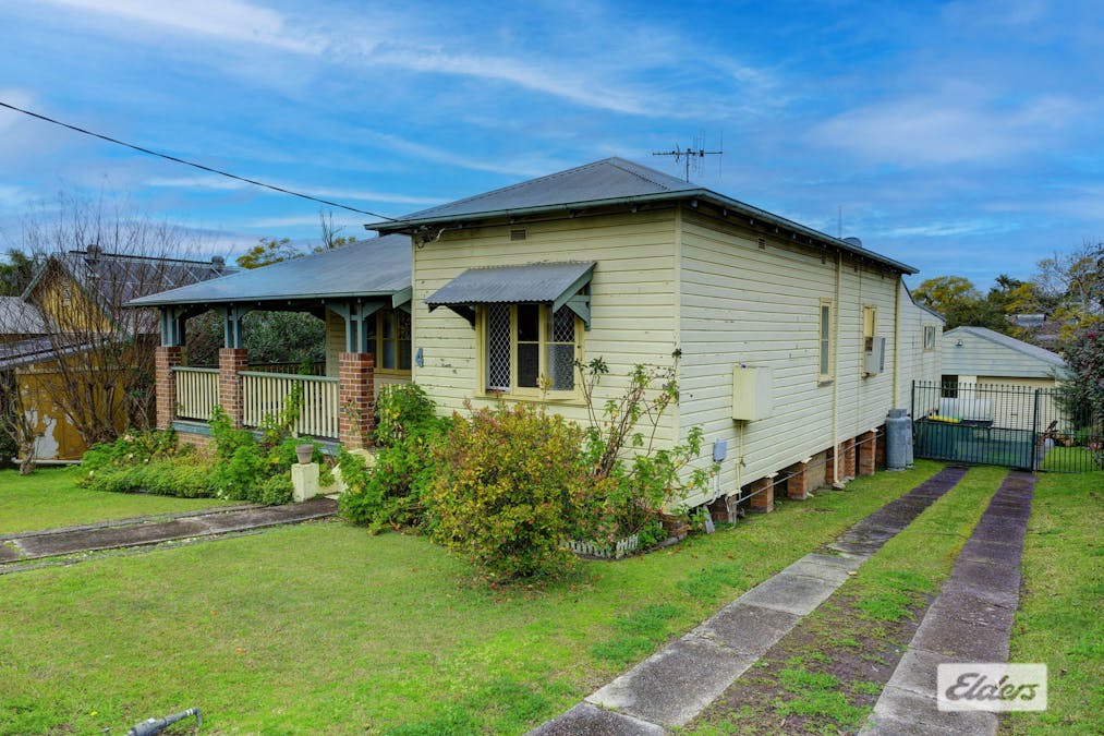 4 Nicoll Street, Taree, NSW, 2430 - Image 2