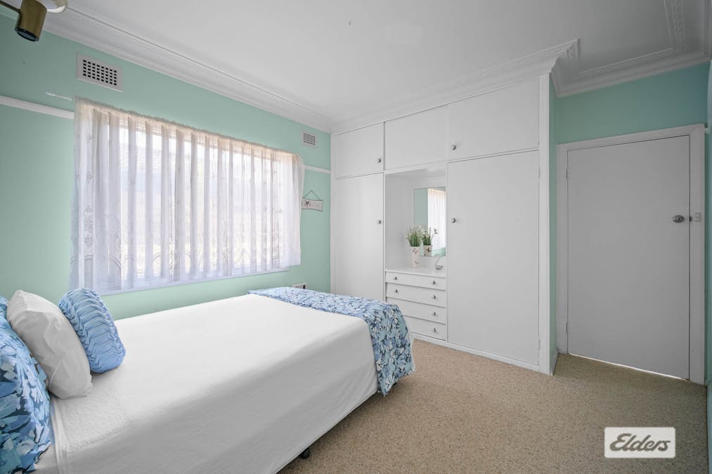 8 Bayview Crescent, Taree, NSW, 2430 - Image 12