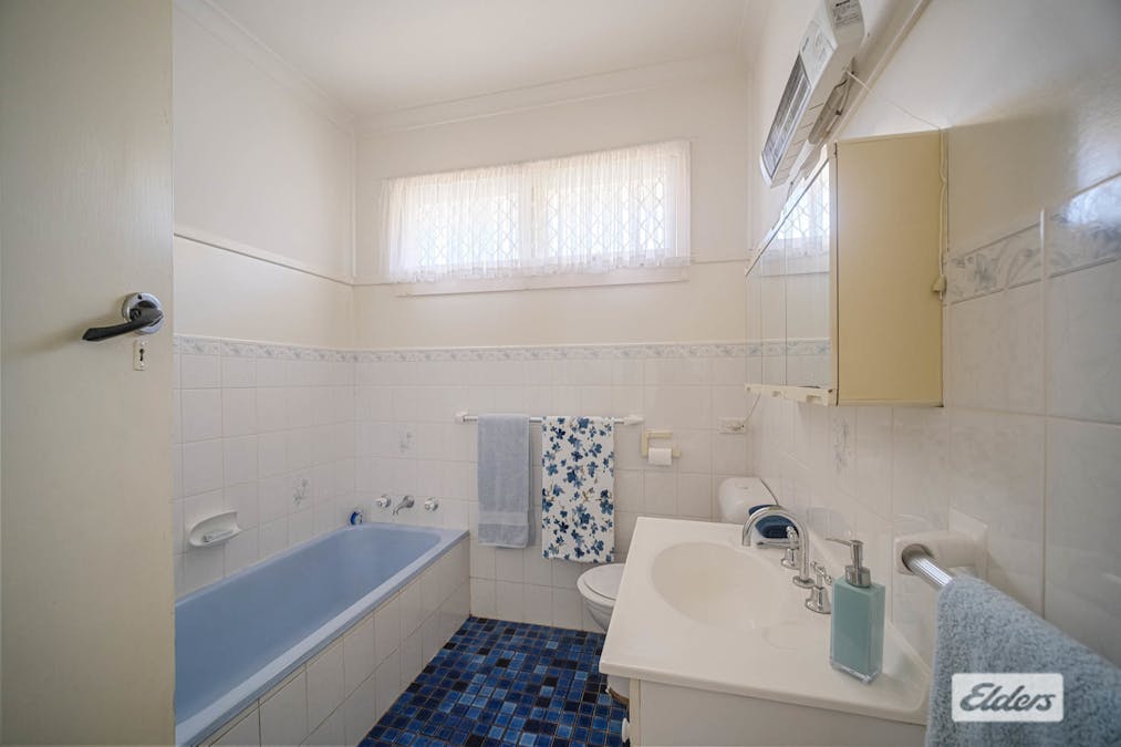 8 Bayview Crescent, Taree, NSW, 2430 - Image 9