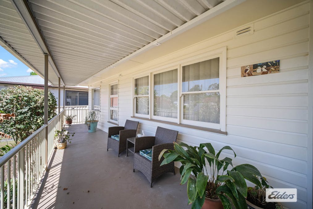 8 Bayview Crescent, Taree, NSW, 2430 - Image 4