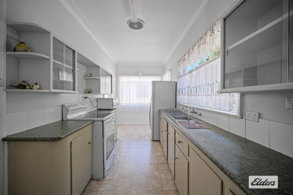 8 Bayview Crescent, Taree, NSW, 2430 - Image 7