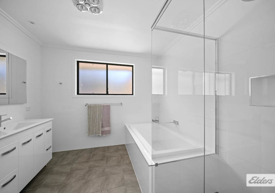 8 Sienna Place, Taree, NSW, 2430 - Image 15