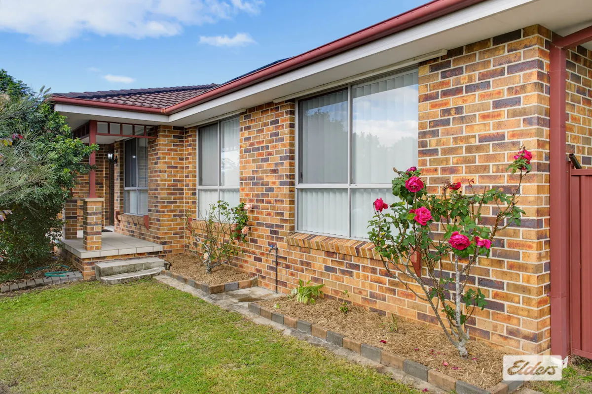 1/11 Kurrajong Crescent — photo 3 of 25