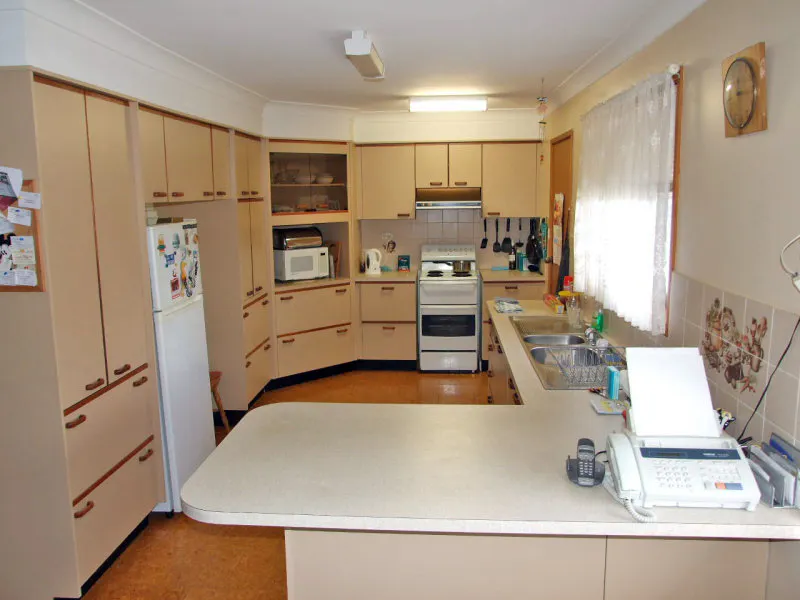 2 Allambie Close, Taree, NSW, 2430 - Image 3