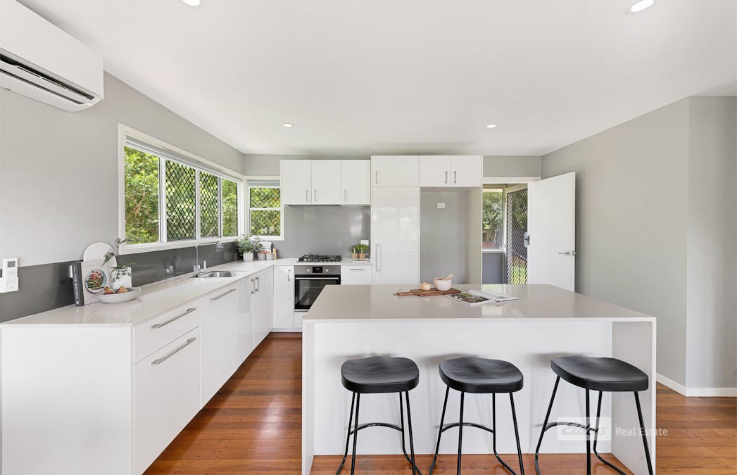 94 Farrant Street, Stafford Heights, QLD, 4053 - Image 3