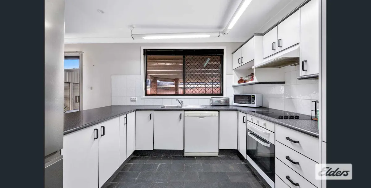 31 Adrian Street — photo 5 of 10