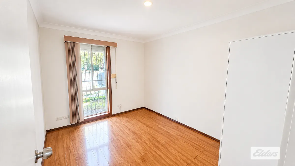 35 Aberdeen Street — photo 6 of 8