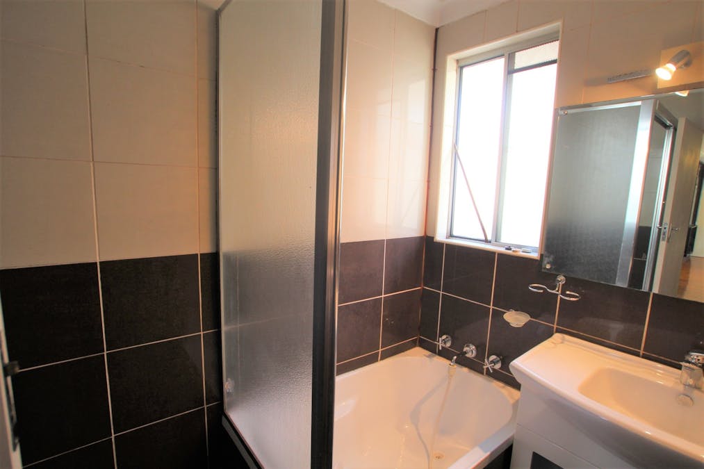 34 Hemingway Crescent, Fairfield, NSW, 2165 - Image 5