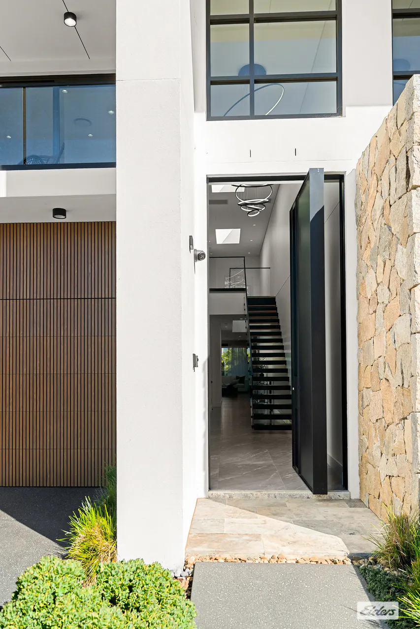 25B Endeavour Street — photo 2 of 16