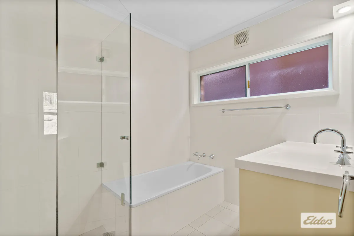 4 Ward Crescent — photo 7 of 12