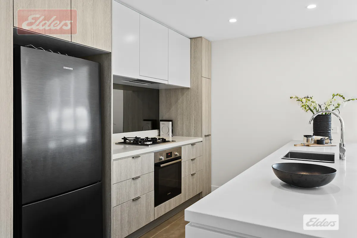 Level 702 / 702/4 Foreshore Boulevard — photo 3 of 16