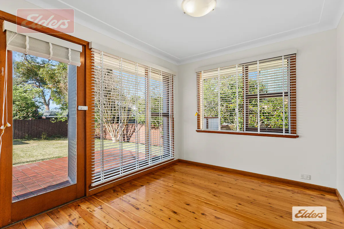 1 Leichhardt Crescent — photo 3 of 8