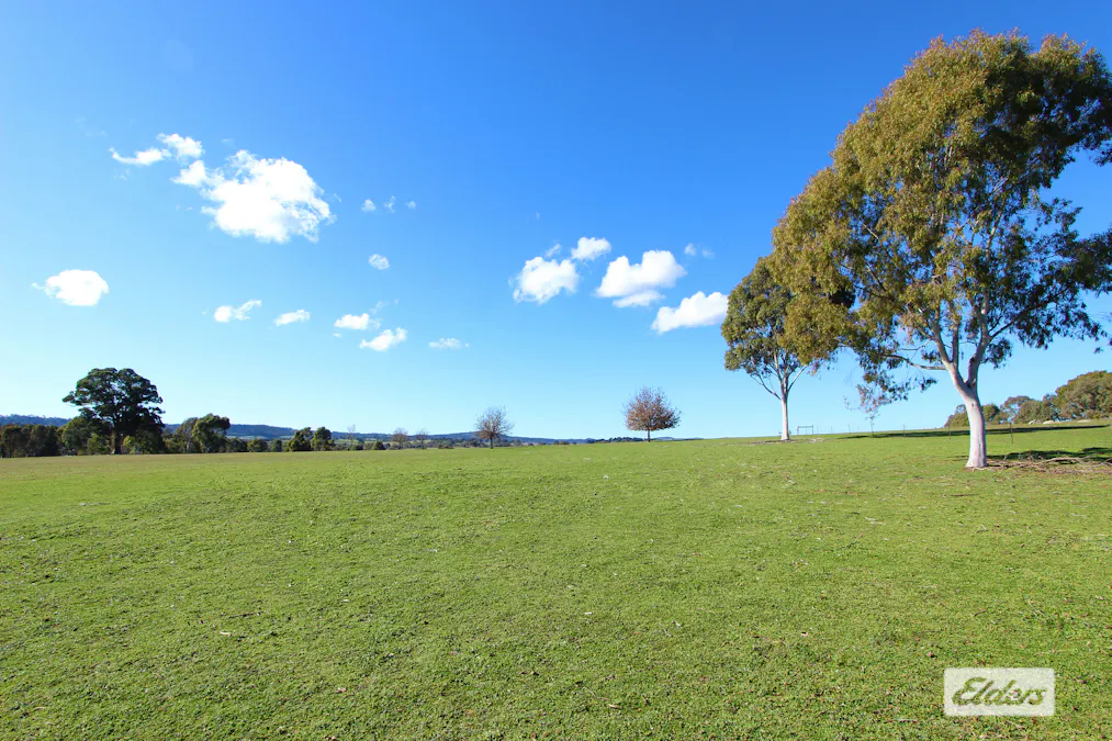 31/Pinjarra Drive, Lockwood South, VIC, 3551 - Image 1