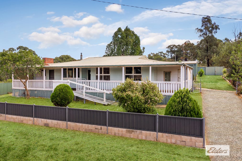 172 Sailors Gully Road, Sailors Gully, VIC, 3556 - Image 1