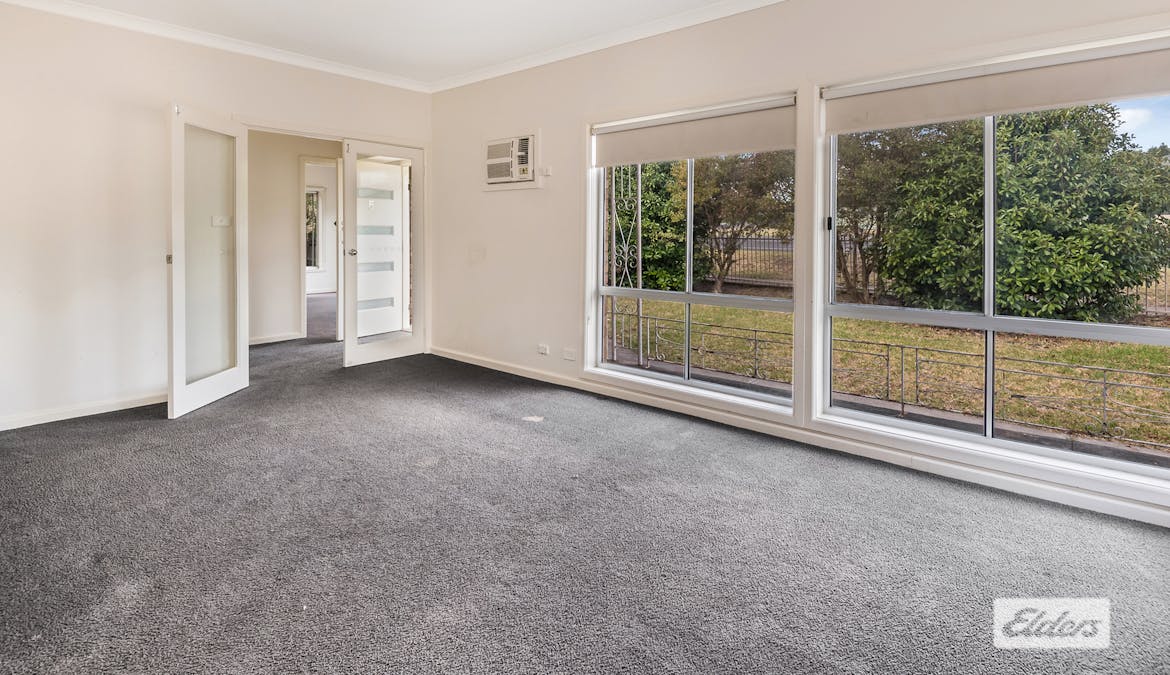 5 Retreat Road, Flora Hill, VIC, 3550 - Image 2