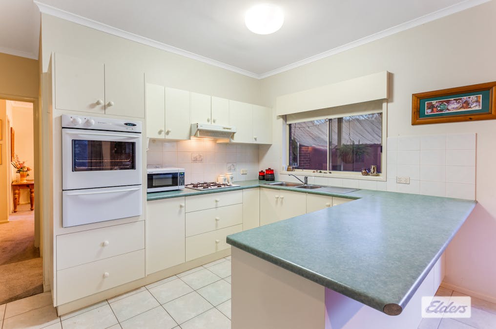 2/10 Sallys Lane, Kennington, VIC, 3550 - Image 4