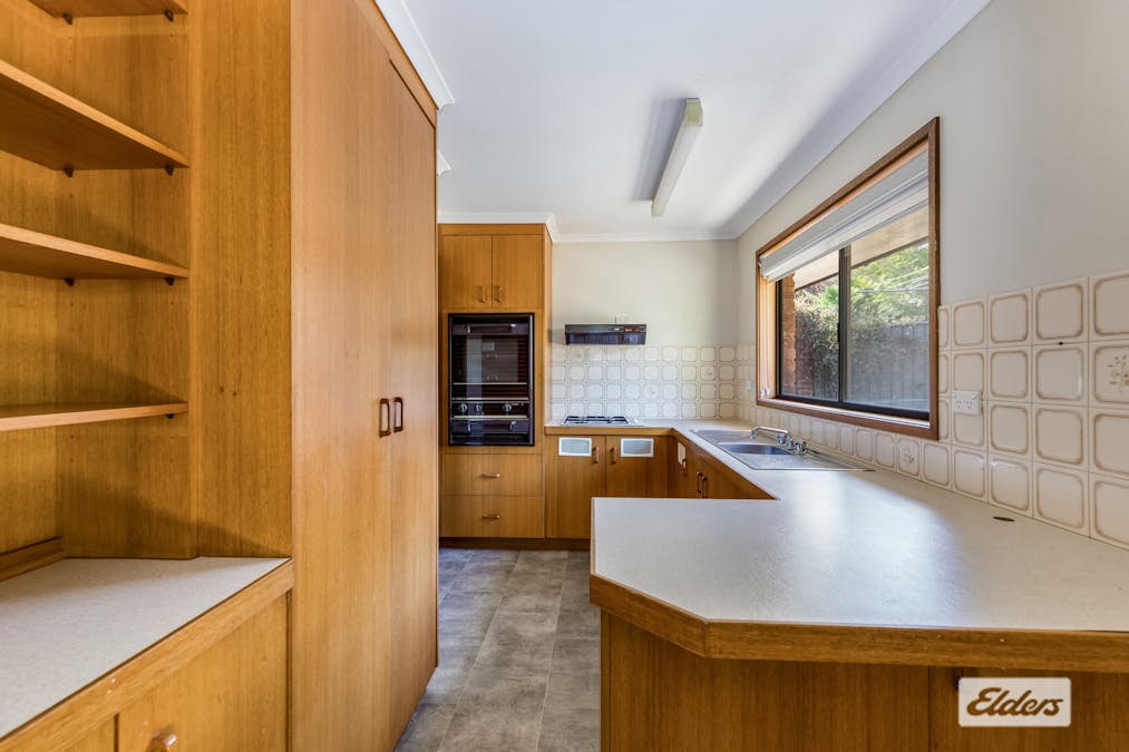 2/7 Holland Court, Kennington, VIC, 3550 - Image 4