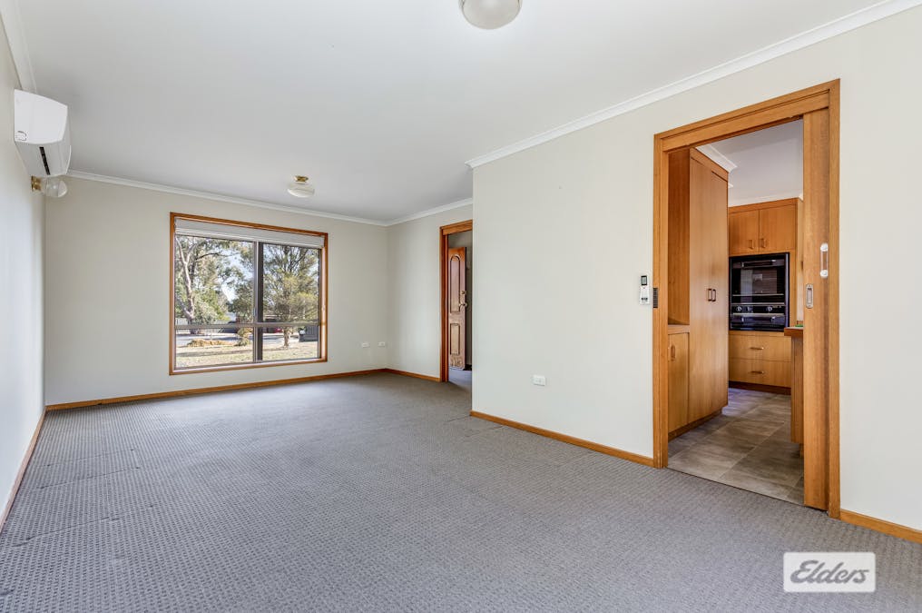 2/7 Holland Court, Kennington, VIC, 3550 - Image 3
