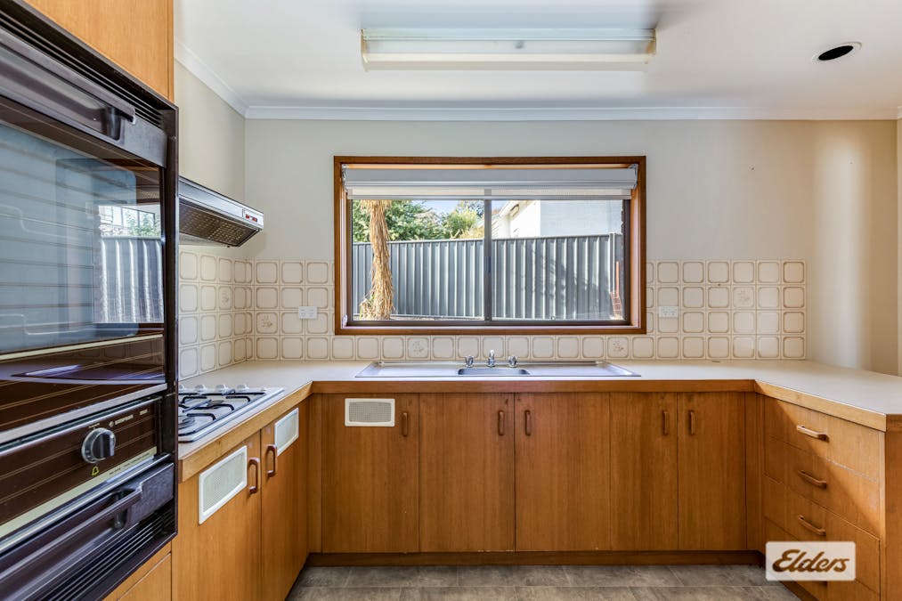 2/7 Holland Court, Kennington, VIC, 3550 - Image 5