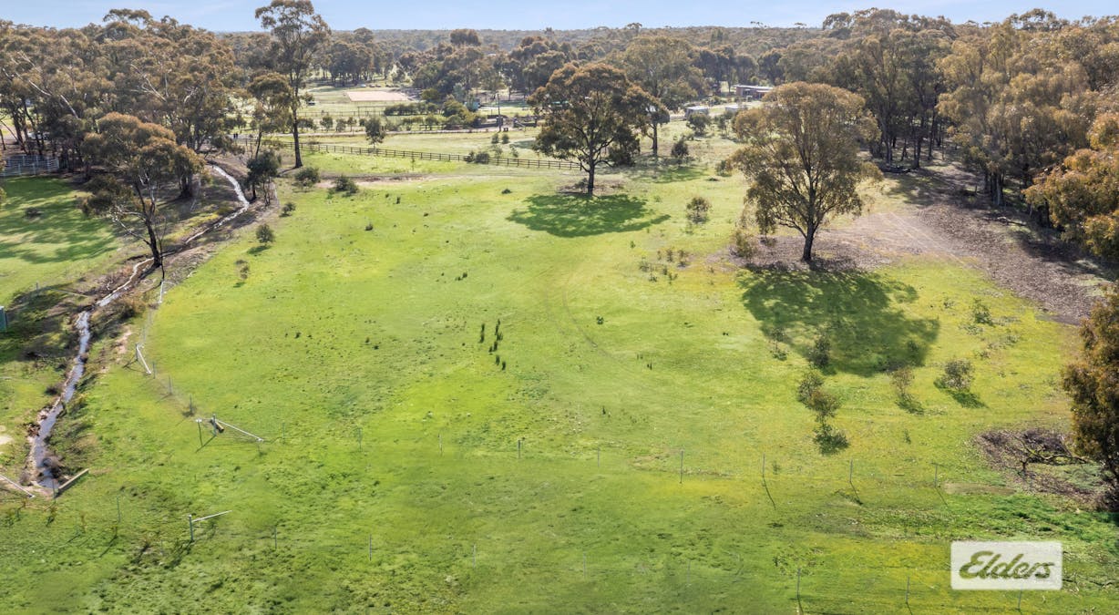 14 Wynnes Lane, Ascot, VIC, 3551 - Image 5