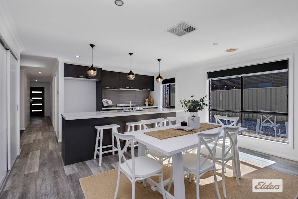 22 Galloway Street, Ascot, VIC, 3551 - Image 2