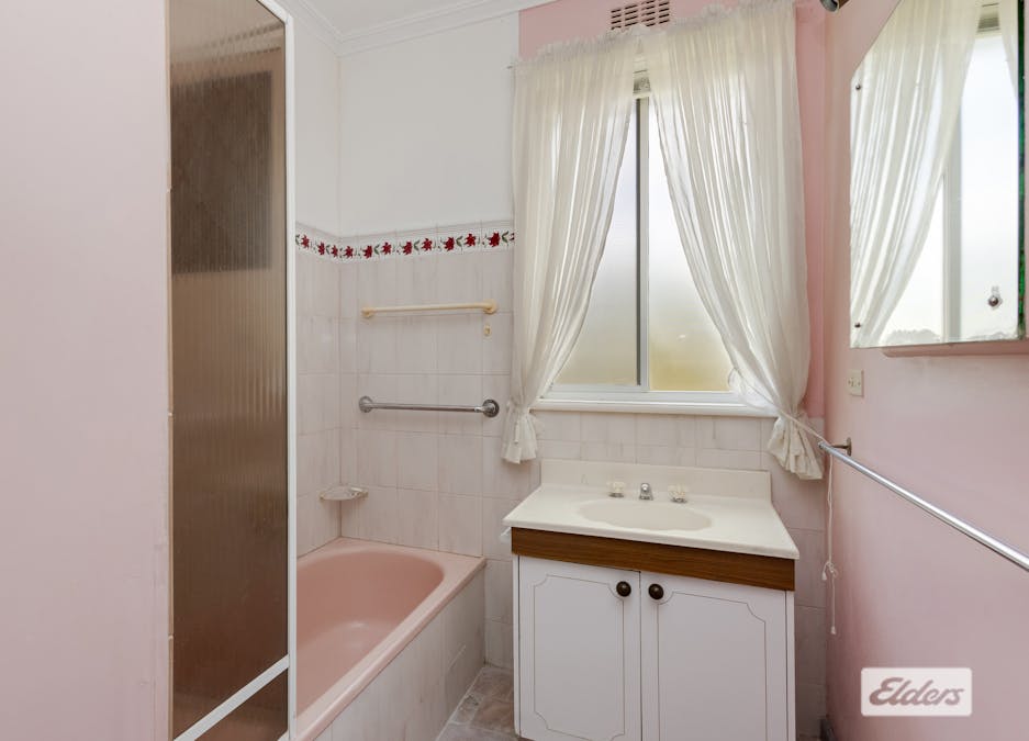 73 Havlin Street East, Flora Hill, VIC, 3550 - Image 7