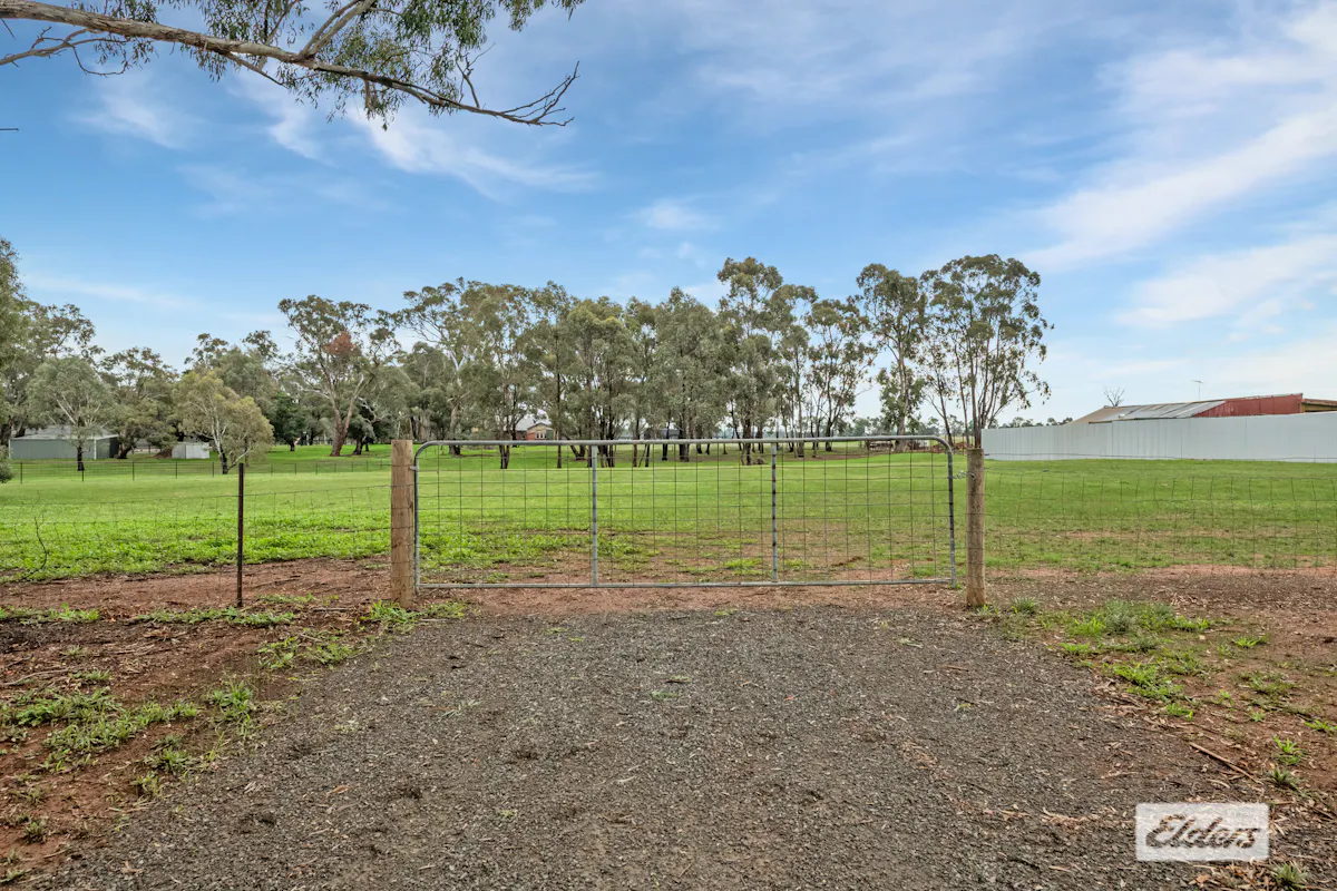 83 Cornella-Toolleen Road — photo 2 of 6
