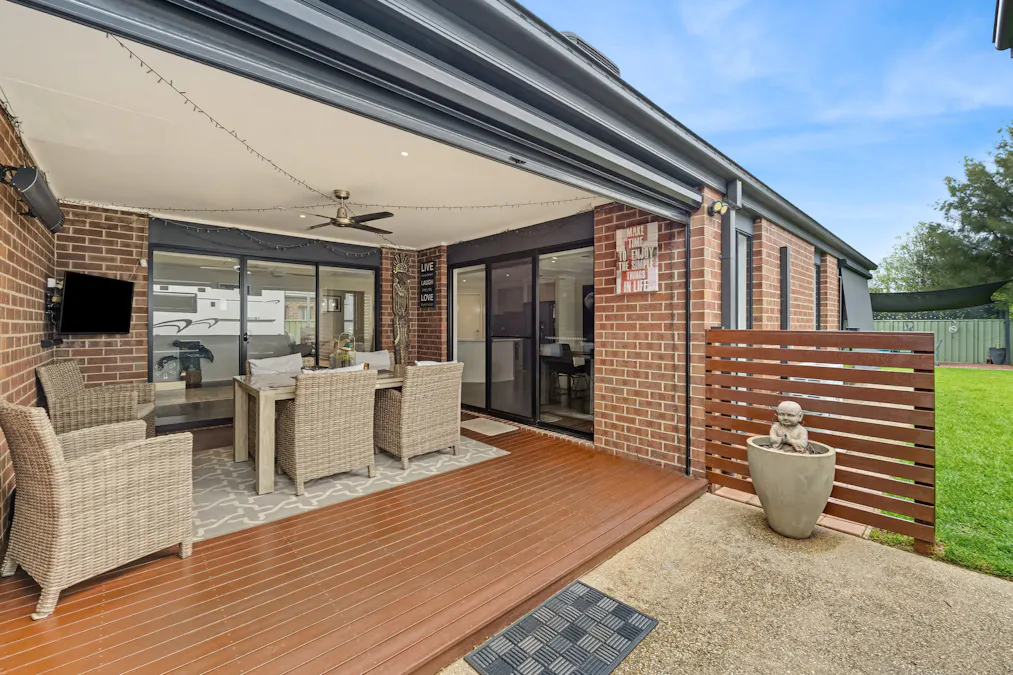 15 Greenfield Drive, Epsom, VIC, 3551 - Image 12