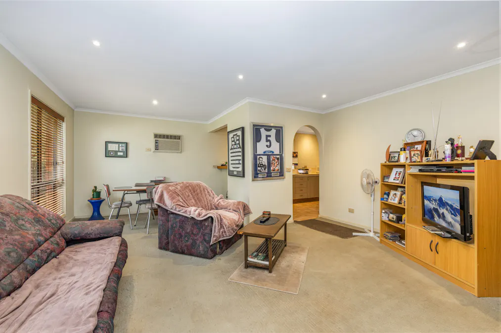 33 Arblaster Street, California Gully, VIC, 3556 - Image 3