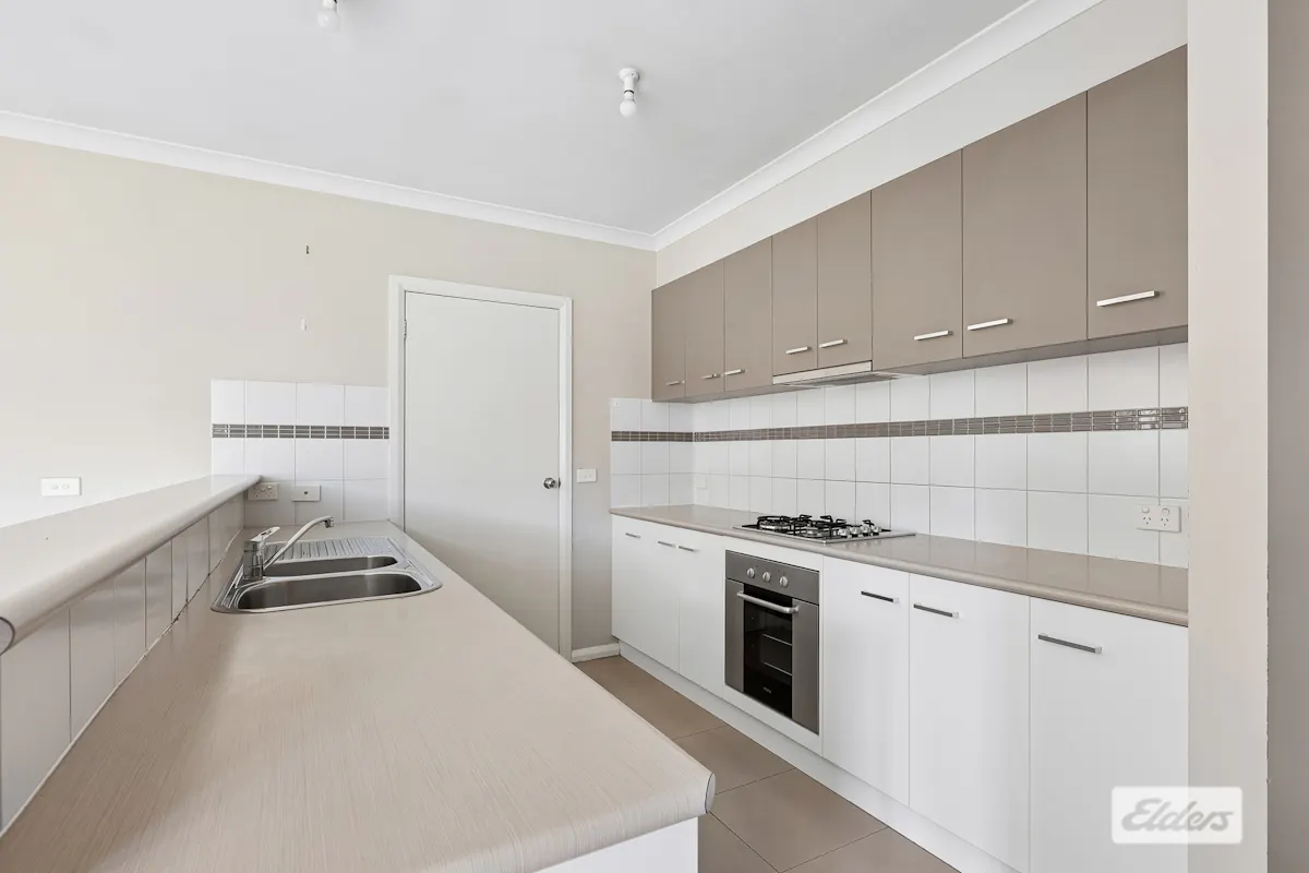 3/8 Glencoe Street — photo 3 of 9