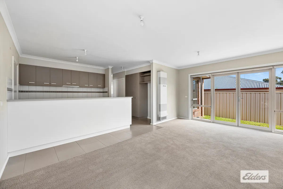 3/8 Glencoe Street — photo 4 of 9