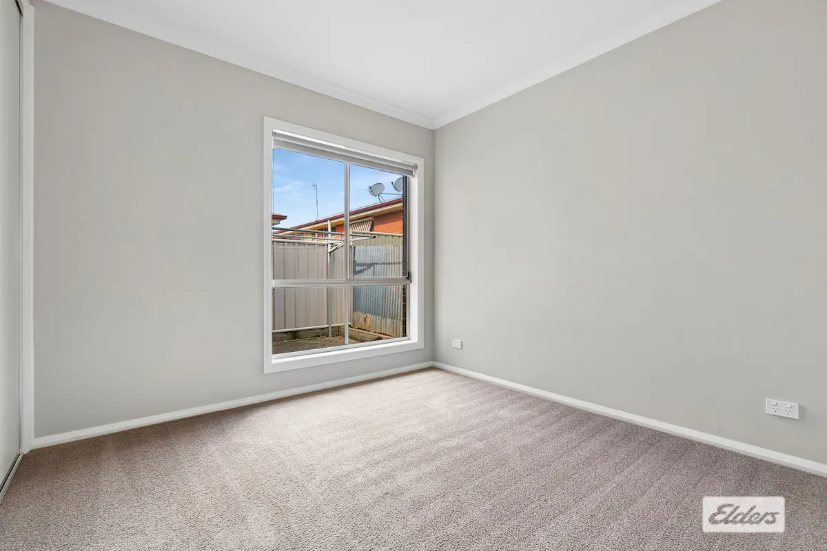 3/8 Glencoe Street — photo 7 of 9