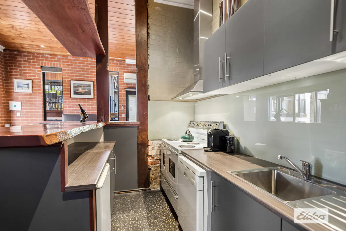 42 Rowan Street — photo 17 of 22